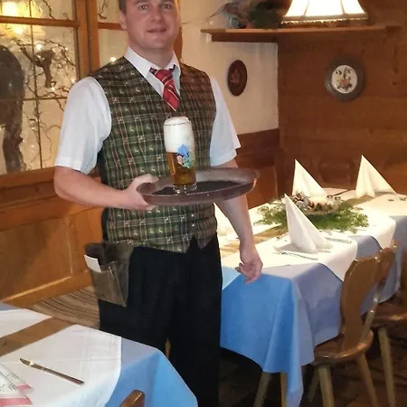 Zum Rassen Pensionat Garmisch-Partenkirchen
